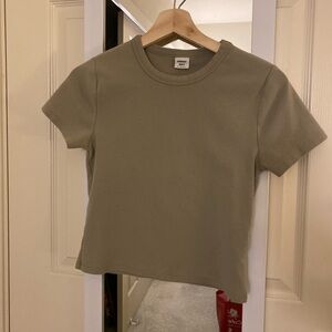 Aritzia Little Ribbed T-Shirt M Olive green